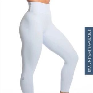 Ptula Mayra Plush Cloud Blue